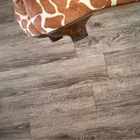 Martinez Valero Giraffe Print Shoes - Picture 9 of 9